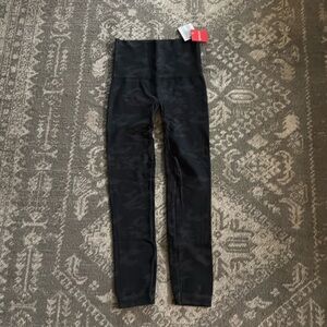 Spanx NWT size medium look at me now eco care seamless leggings black camo